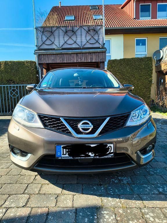Gebraucht Nissan Pulsar Tekna 116 PS (85 kW) 2015 Braun Kleinwagen