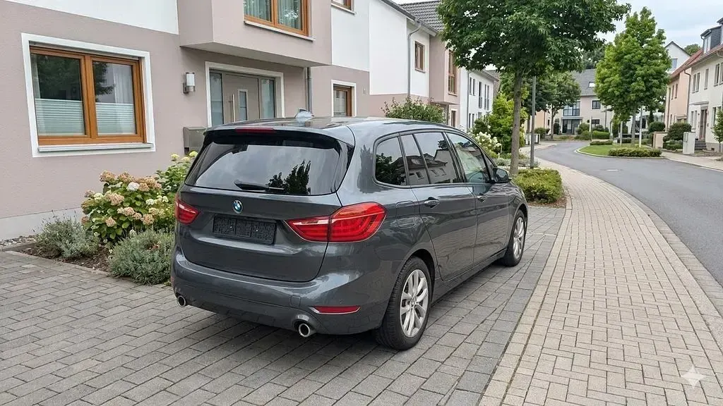 Gebraucht BMW 218 Advantage 150 PS (110 kW) 2022 Grau Kombi