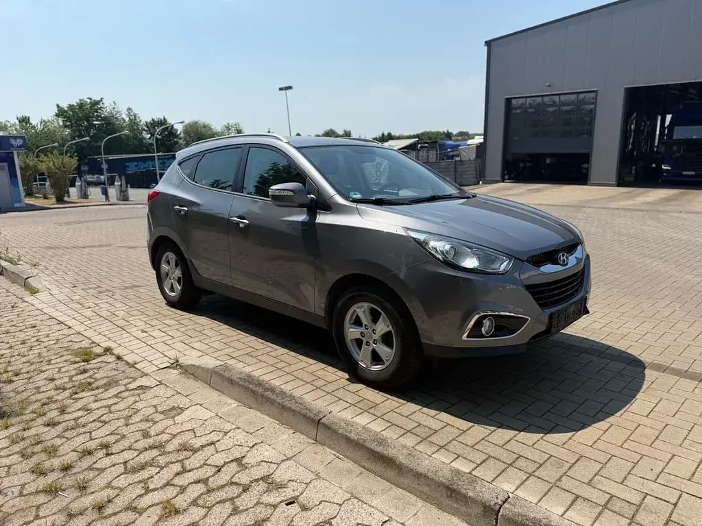 Gebraucht Hyundai ix35 Style 136 PS (100 kW) 2011 Grau SUV