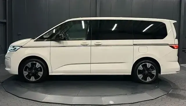 Używany VW T7 Style 245 KM (180 kW) 2025 Biały Van