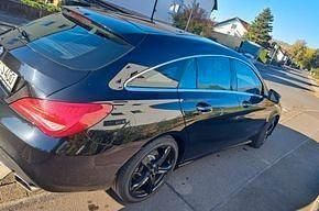Gebraucht Mercedes CLA180 Shooting Brake 122 PS (89 kW) 2016 Schwarz Kombi