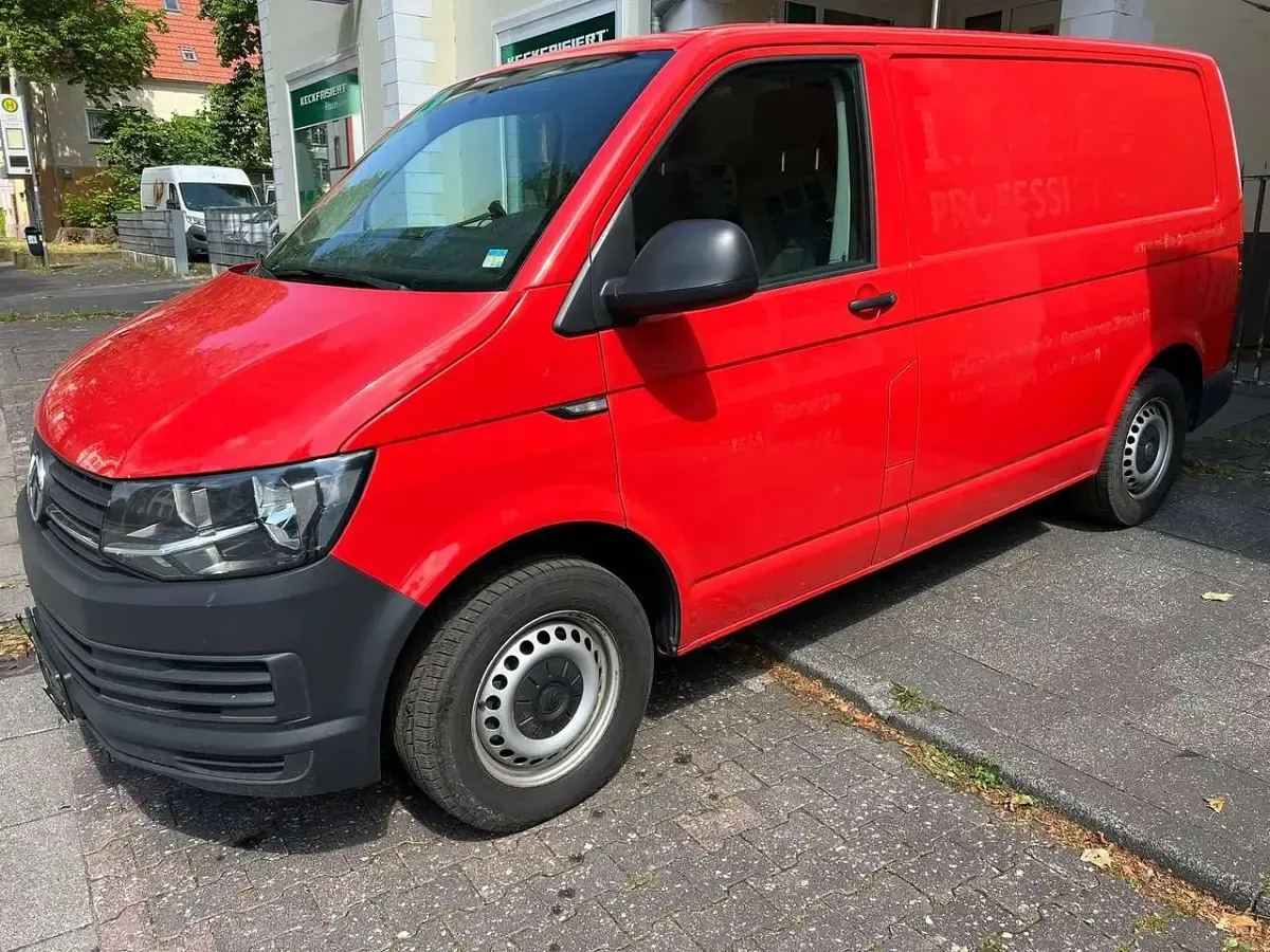 Gebraucht VW Transporter 102 PS (75 kW) 2017 Rot Van