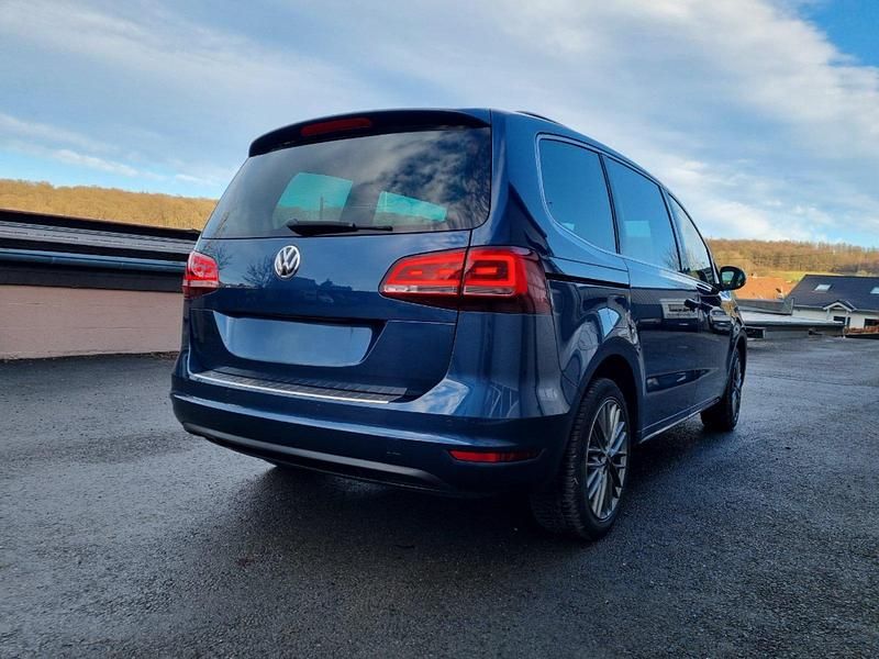 Gebraucht VW Sharan 184 PS (135 kW) 2016 Blau Van / Kleinbus