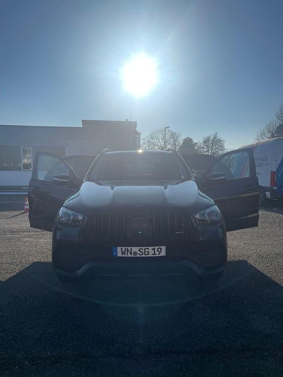 Gebraucht Mercedes GLE300 AMG 245 PS (180 kW) 2019 Schwarz SUV