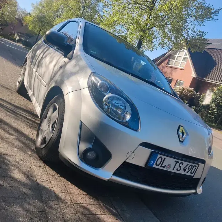 Gebraucht Renault Twingo Night&Day 75 PS (55 kW) 2011 Silber Kleinwagen
