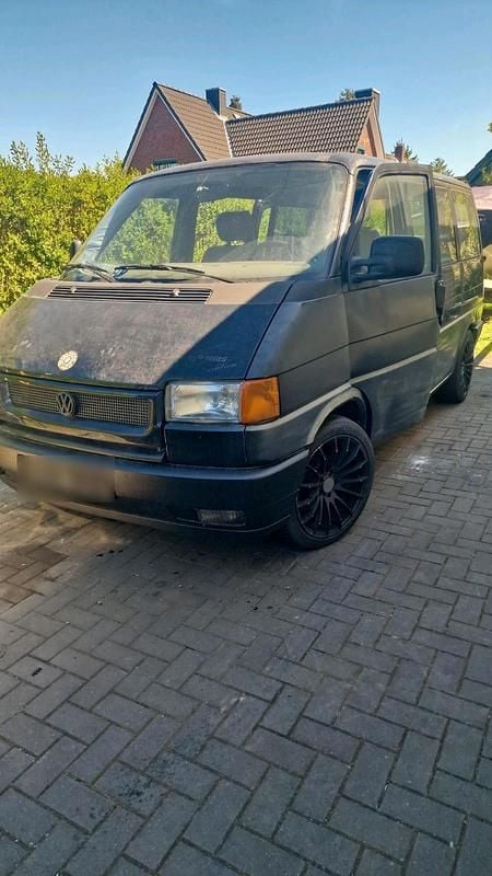Second-hand VW Caravelle 110 CP (80 kW) 1992 Negru Van