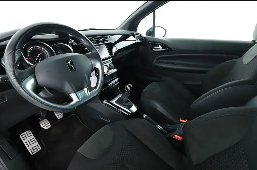 Gebraucht Citroën DS3 Sport Chic 165 PS (121 kW) 2015 Weiß Kleinwagen