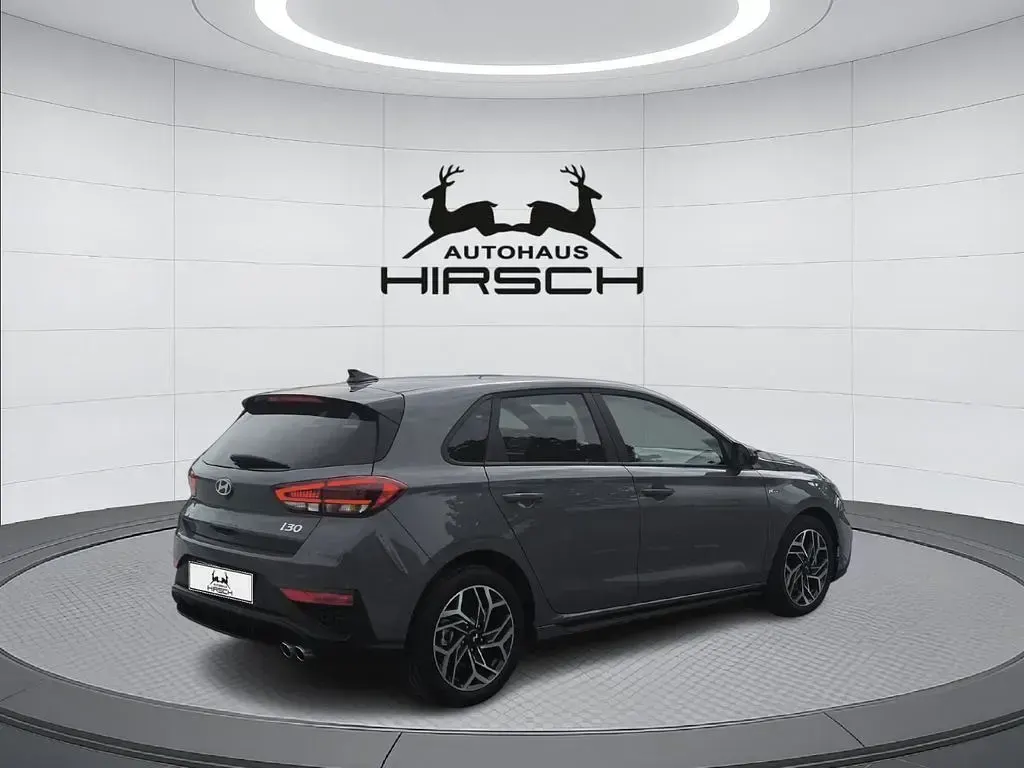 Neu Hyundai i30 150 PS (110 kW) 2026 Grau Limousine