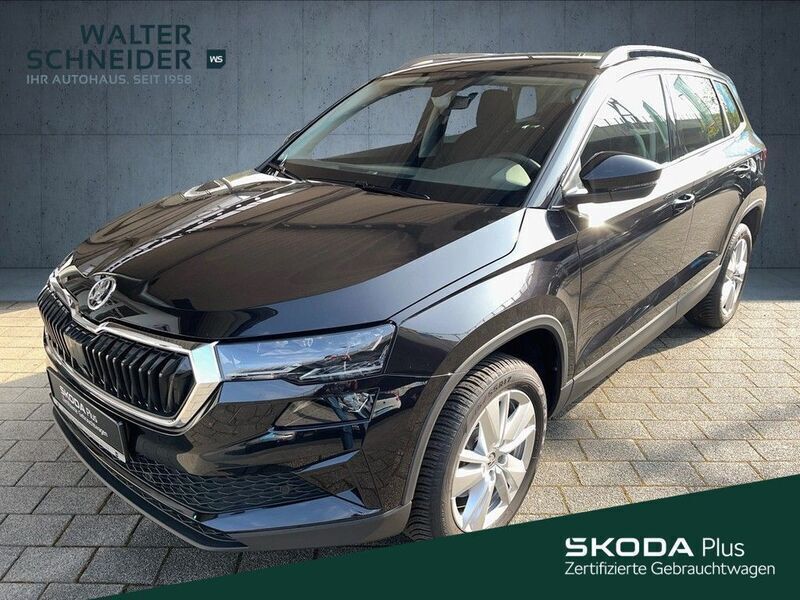 Schwarzmagic perleffekt met. Gebraucht 2024 Skoda Karoq Selection SUV | 31.850 € (Fairer Preis) - Bild 1/4