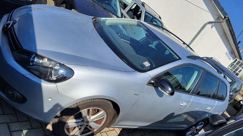 Gebraucht VW Golf VII Match 105 PS (77 kW) 2013 Silber Kombi