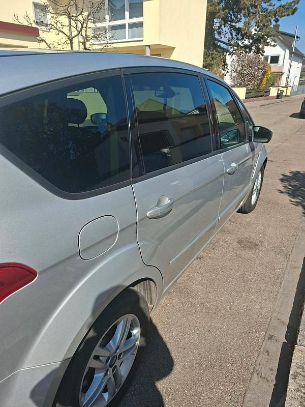 Second-hand Ford S-MAX S 140 CP (102 kW) 2014 Argintiu Monovolum