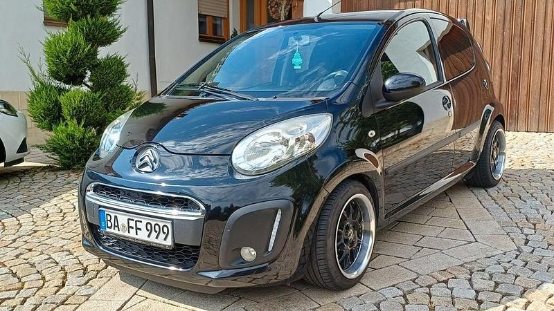 Schwarz Gebraucht 2012 Citroën C1 SELECTION Kleinwagen | 3.750 € (Fairer Preis) - Bild 1/4