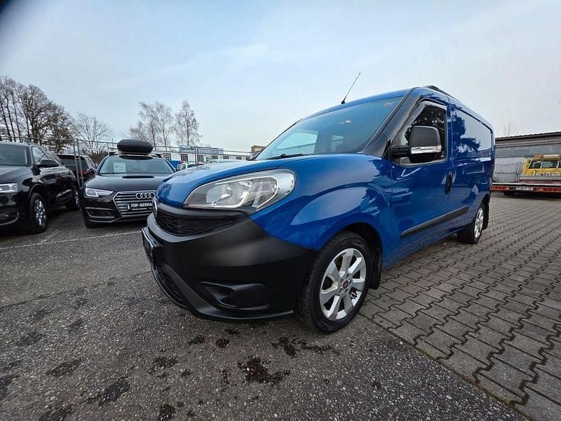 Gebraucht Fiat Doblò Basis 95 PS (69 kW) 2017 Blau Van / Kleinbus