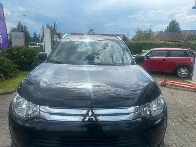 Gebraucht Mitsubishi Outlander Classic Collection Plus 150 PS (110 kW) 2015 Schwarz SUV