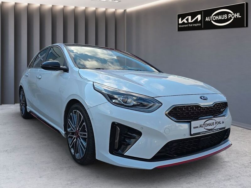 Weiß Gebraucht 2020 Kia Ceed GT Limousine | 20.890 € (Fairer Preis) - Bild 1/4