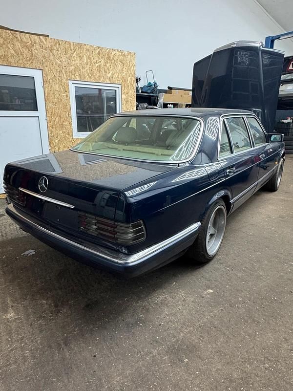 Gebraucht Mercedes 560 279 PS (205 kW) 1990 Blau Limousine