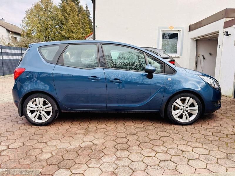 Gebraucht Opel Meriva Edition 140 PS (102 kW) 2015 Blau Van / Kleinbus