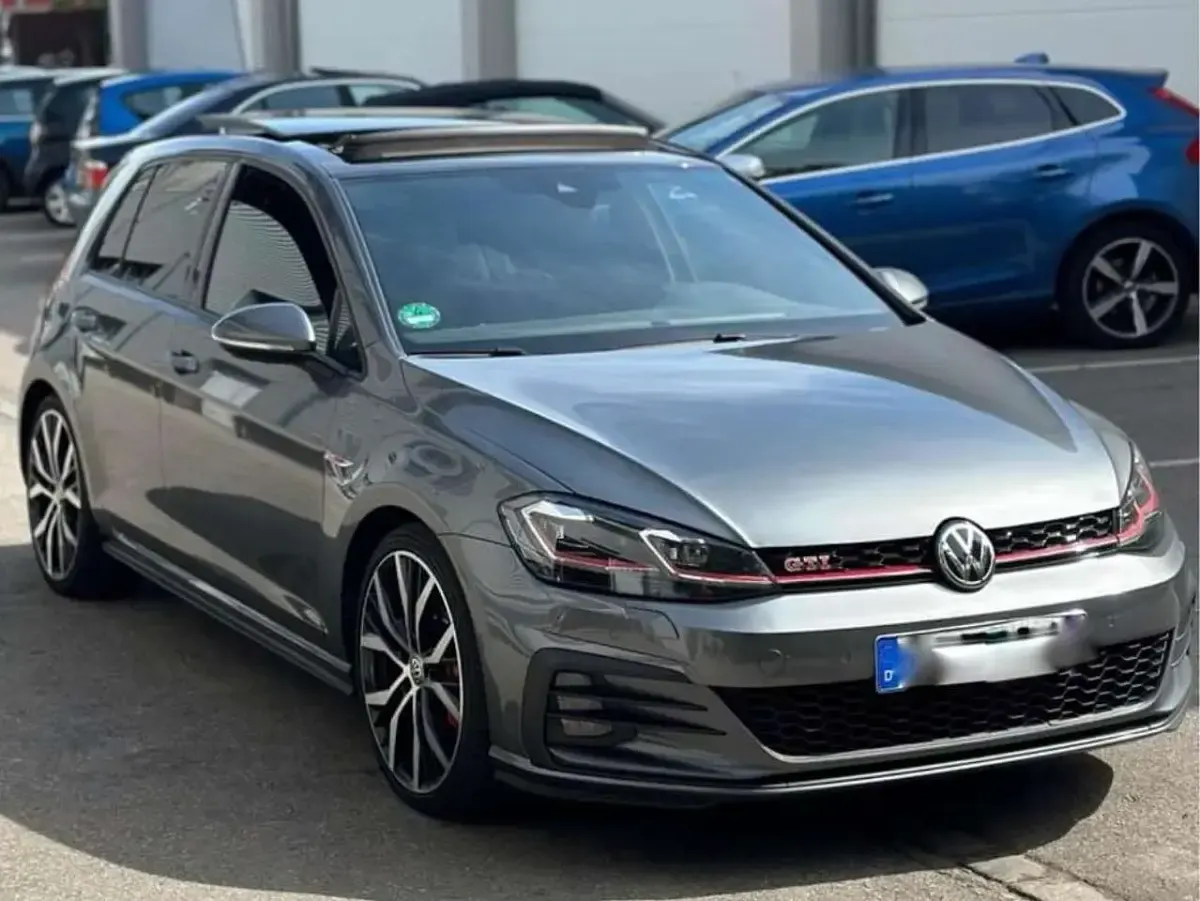 Gebraucht VW Golf VII GTI 245 PS (180 kW) 2019 Grau Limousine
