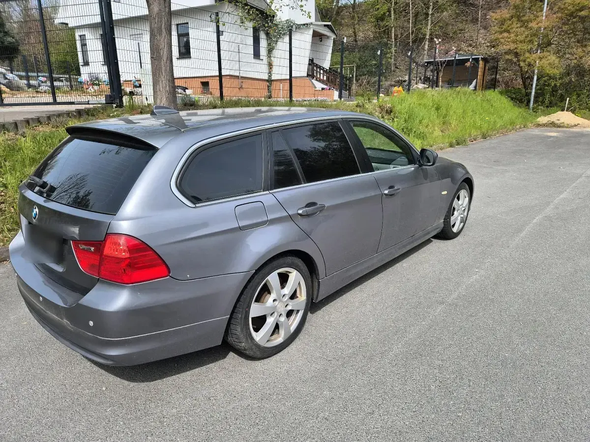 Używany BMW 325 218 KM (160 kW) 2010 Szary Kombi