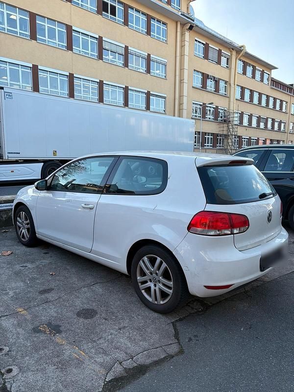 Weiß Gebraucht 2009 VW Golf VI Limousine | 2.500 € (Fairer Preis) - Bild 1/4