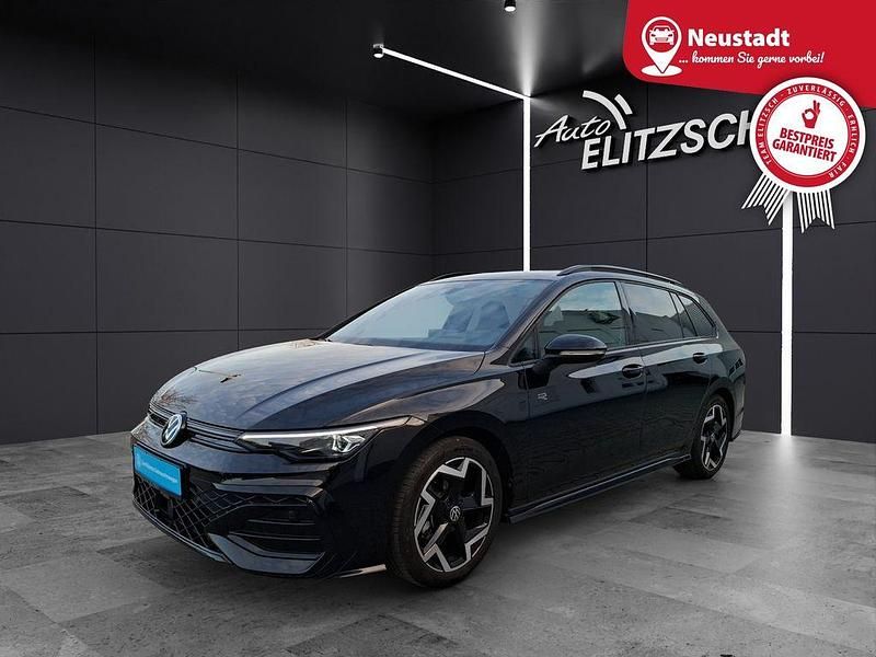 Gebraucht VW Golf VIII R-line 150 PS (110 kW) 2025 Grenadillschwarz metallic Kombi