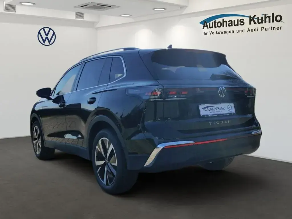 Gebraucht VW Tiguan Elegance 150 PS (110 kW) 2026 Schwarz SUV