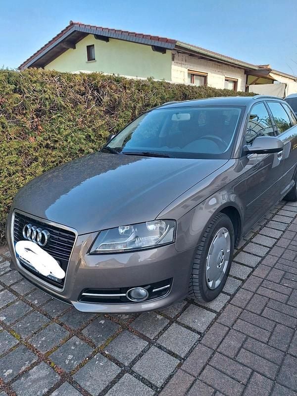 Gebraucht Audi A3 105 PS (77 kW) 2013 Grau Limousine