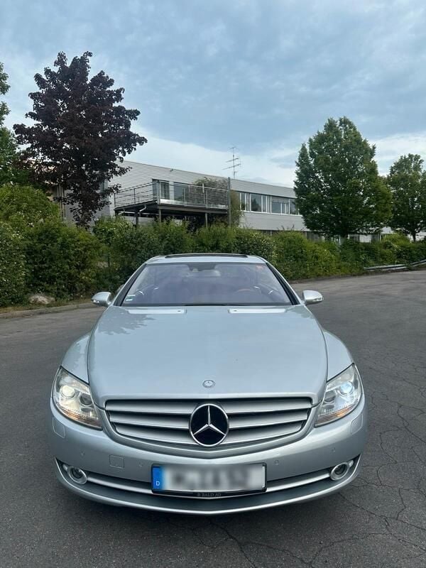 Silber Gebraucht 2008 Mercedes CL500 Coupé | 13.000 € - Bild 1/4