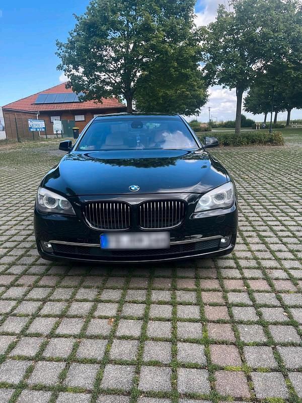 Gebraucht BMW 750L 408 PS (300 kW) 2011 Schwarz Limousine