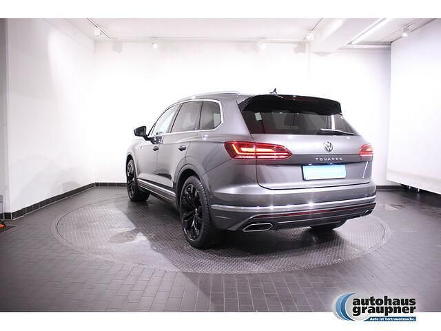 Gebraucht VW Touareg Elegance 231 PS (169 kW) 2020 Grau / siliziumgrau (metallic) SUV