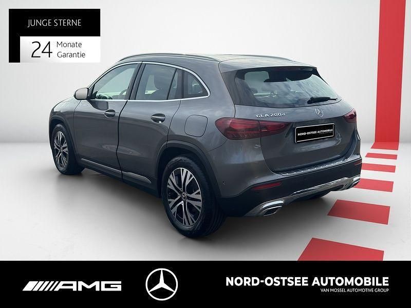 Gebraucht Mercedes GLA200 Progressive 150 PS (110 kW) 2025 Grau SUV