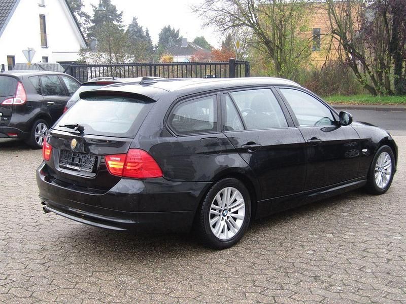 Gebraucht BMW 316 Comfort Edition 116 PS (85 kW) 2012 Black sapphire metallic Kombi
