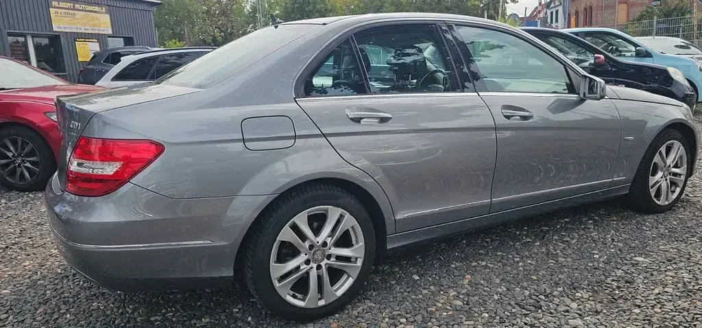 Gebraucht Mercedes C200 Avantgarde 136 PS (100 kW) 2012 Silber Limousine