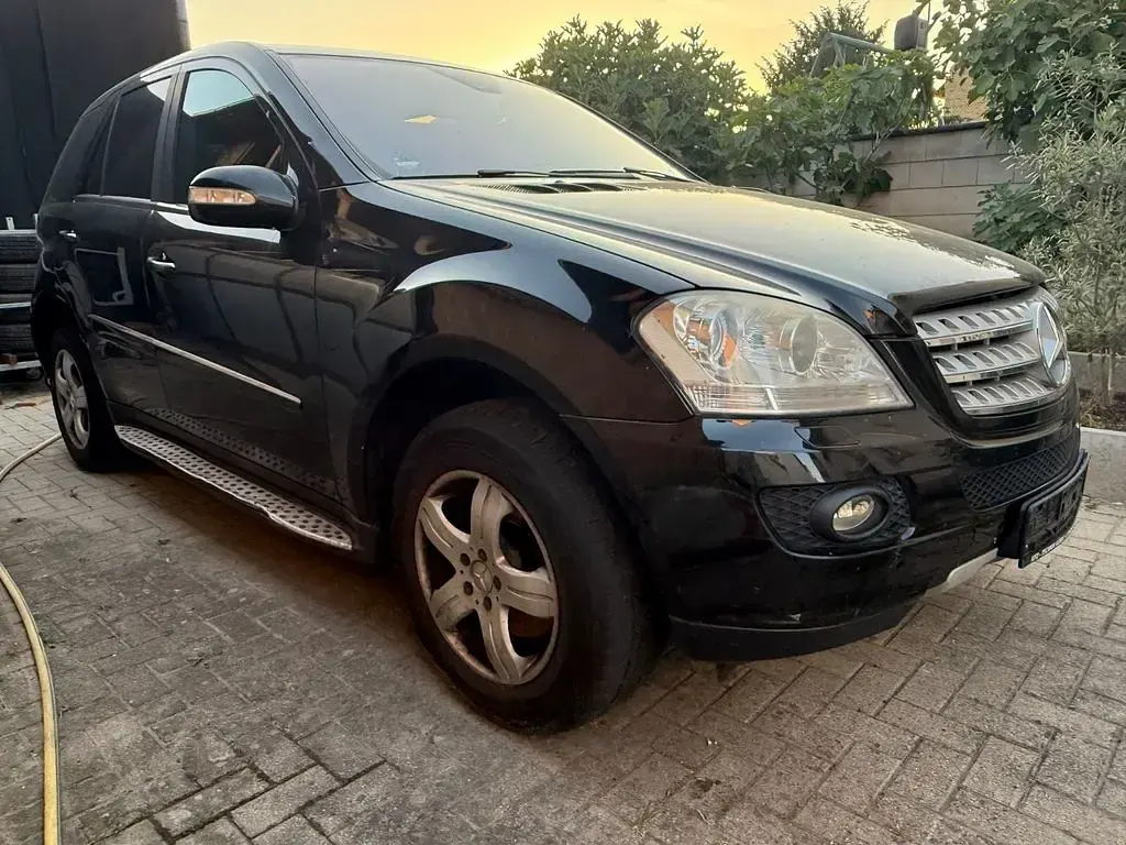 Gebraucht Mercedes ML280 190 PS (139 kW) 2007 Schwarz SUV
