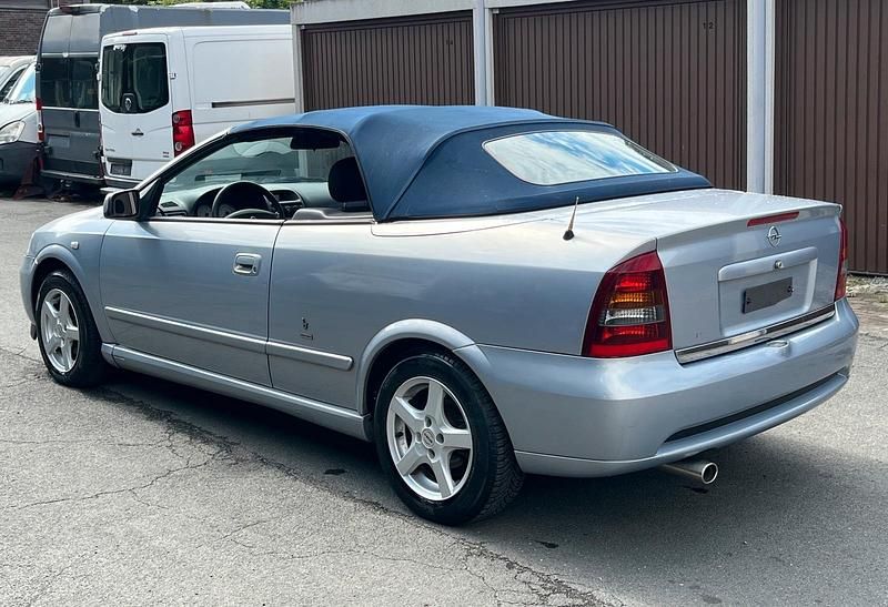 Gebraucht Opel Astra Cabriolet 101 PS (74 kW) 2003 Silber Cabrio