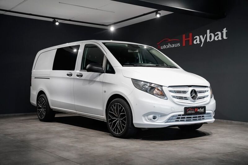 Weiß Gebraucht 2018 Mercedes Vito Van / Kleinbus | 23.950 € (Teuer) - Bild 1/4