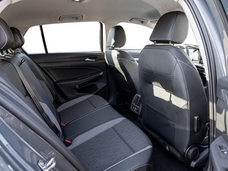 Gebraucht VW Golf VIII 116 PS (85 kW) 2026 Delfingrau Limousine