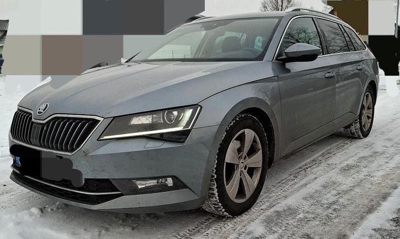 Grau Gebraucht 2018 Skoda Superb Style Kombi | 16.299 € (Guter Preis) - Bild 1/4