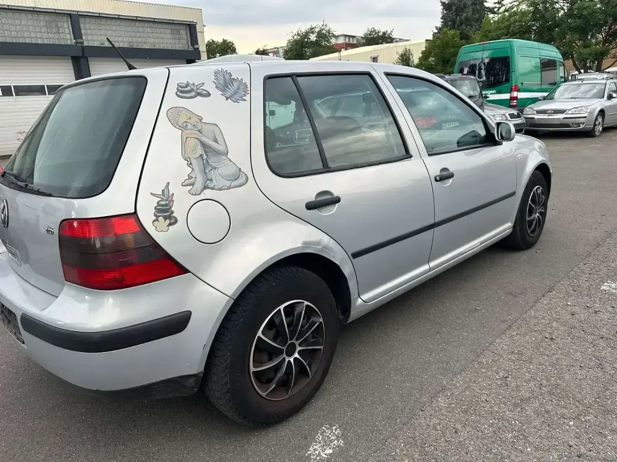 Gebraucht VW Golf IV 105 PS (77 kW) 2000 Silber Limousine