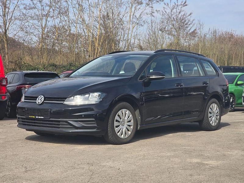 Gebraucht VW Golf VII 110 PS (80 kW) 2018 Schwarz Kombi