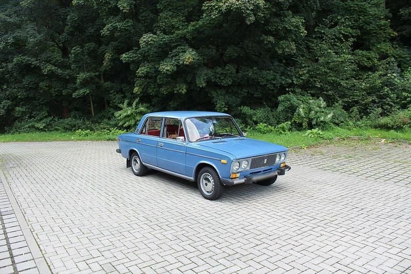 Second-hand Lada 2106 75 CP (55 kW) 1981 Albastru Berlinǎ