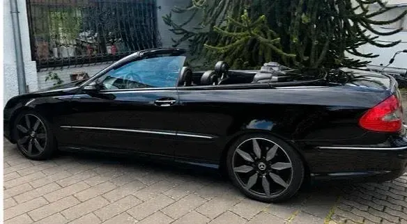 Gebraucht Mercedes CLK350 272 PS (200 kW) 2007 Schwarz Cabrio