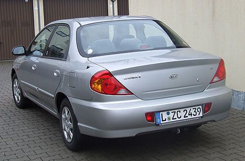 Gebraucht Kia Shuma 102 PS (75 kW) 2003 Silber metallic Kleinwagen