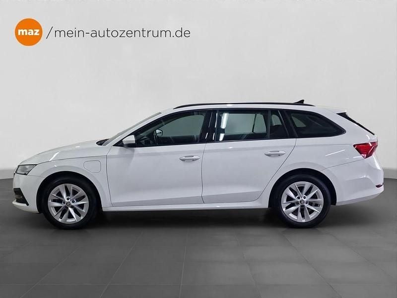 Gebraucht Skoda Octavia Ambition 150 PS (110 kW) 2022 Candyweiss Kombi