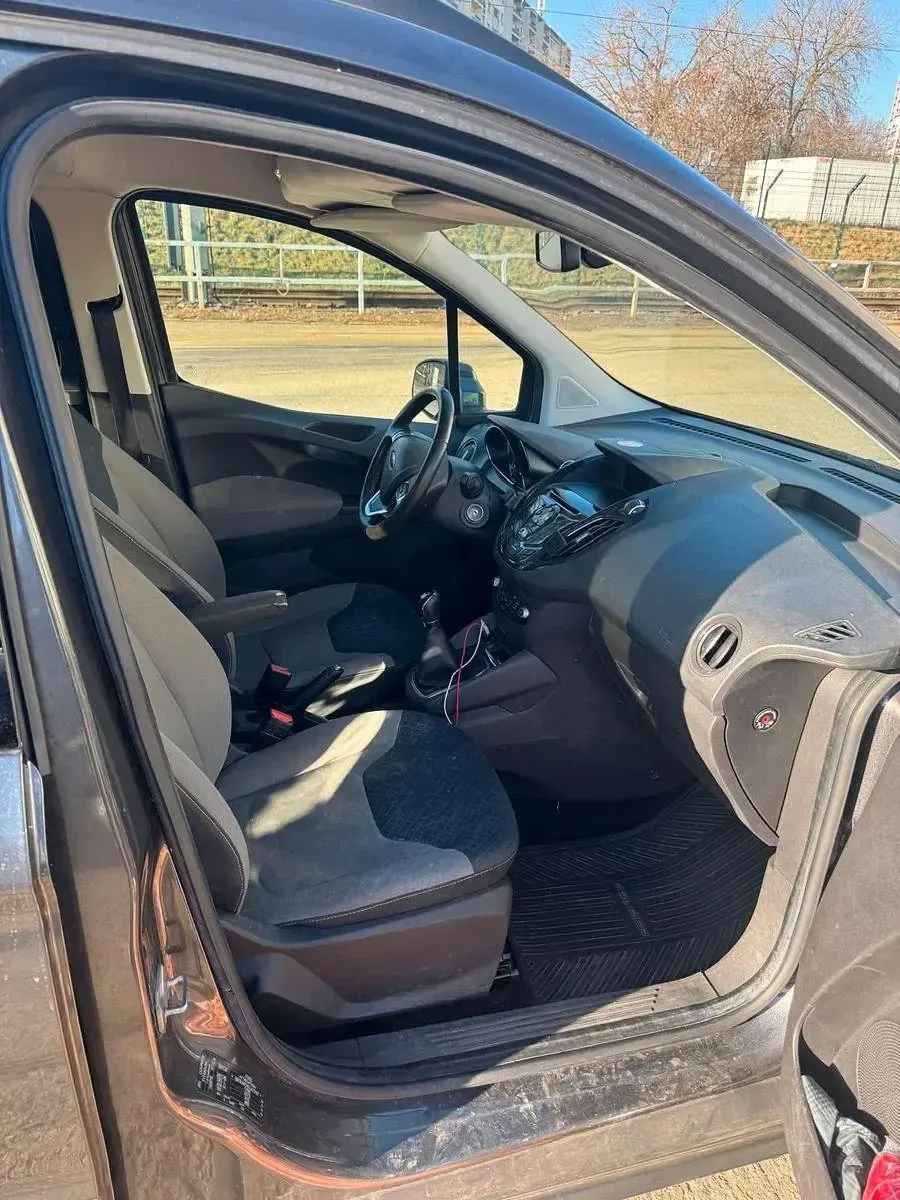 Gebraucht Ford Tourneo Courier Titanium 101 PS (74 kW) 2018 Grau Van / Kleinbus