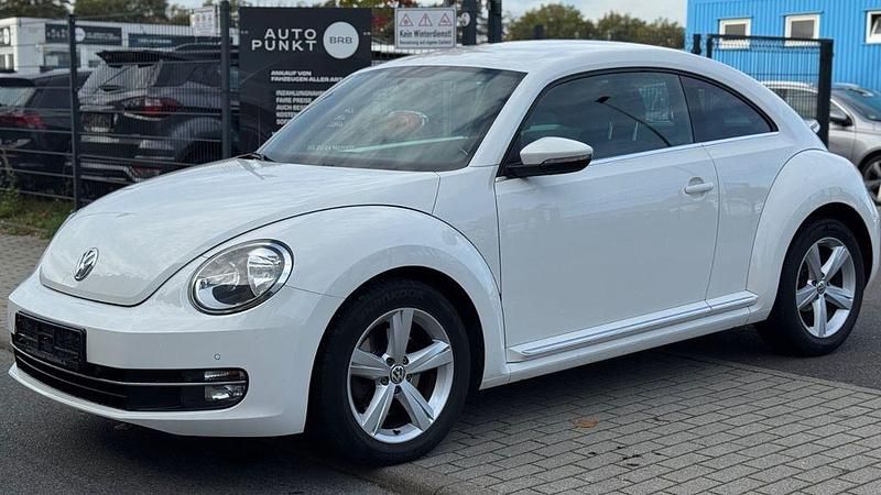 Weiß Gebraucht 2013 VW Beetle Design Limousine | 9.999 € (Fairer Preis) - Bild 1/4