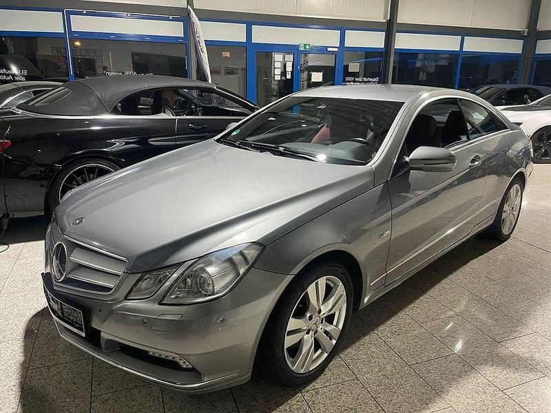 Gebraucht Mercedes E350 292 PS (214 kW) 2009 Silber Coupé