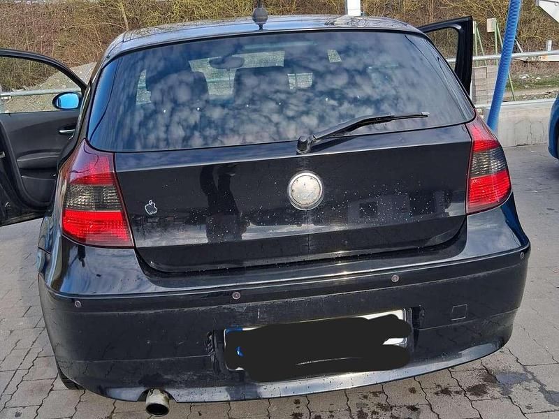 Gebraucht BMW 116 116 PS (85 kW) 2006 Schwarz Kleinwagen