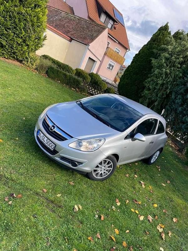 Gebraucht Opel Corsa Color Edition 69 PS (50 kW) 2012 Limousine