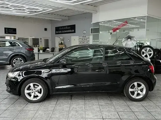 Używany Audi A1 Ambition 90 KM (66 kW) 2011 Czarny Hatchback
